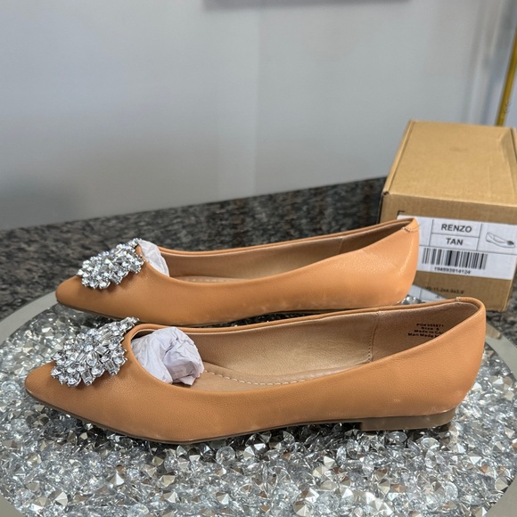 Journey  Tan Pointed-Toe Flats with Crystal Embellishment NEW 8 - Picture 5 of 10